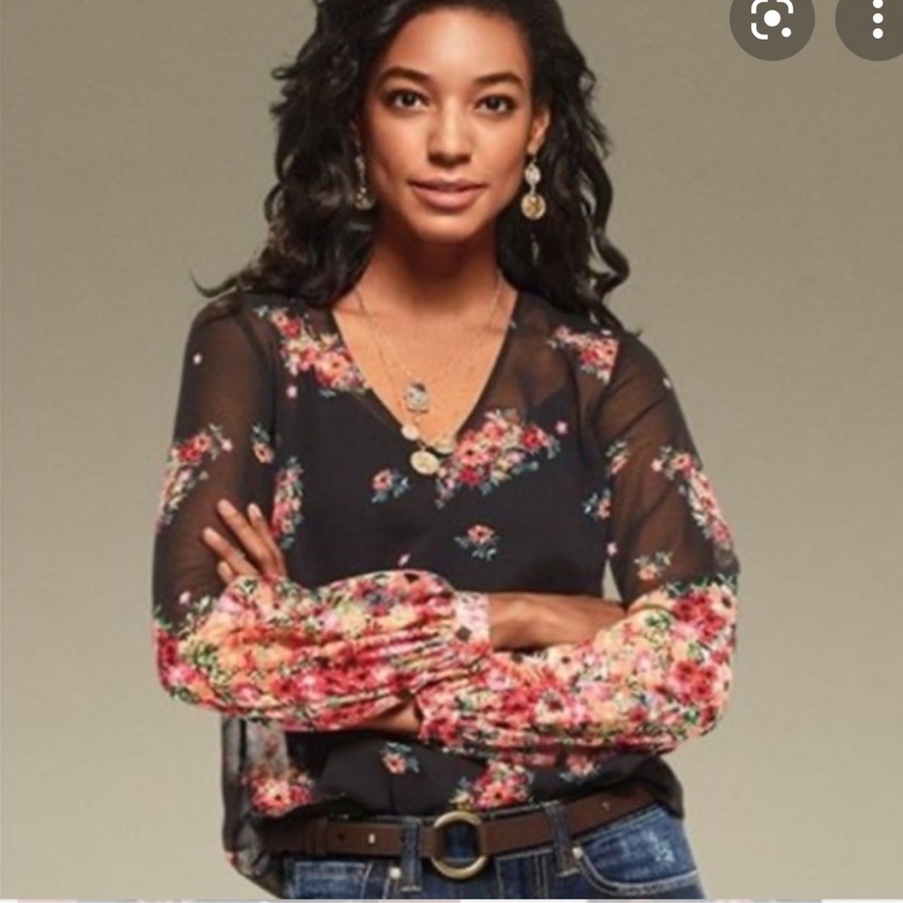 Cabi blooming blouse size medium